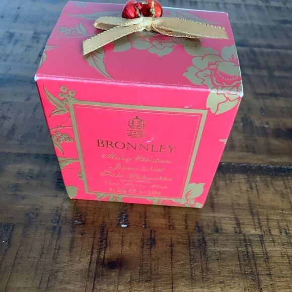 Bronnley Merry Christmas Bath Soaps Made England - Picture 3 of 4